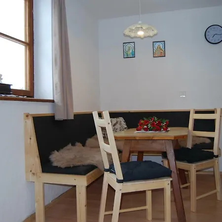 Haus Leo Monika