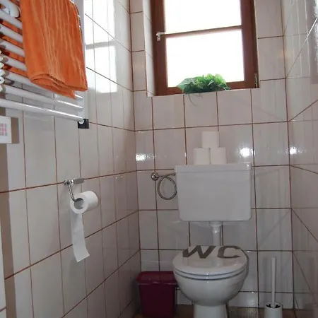 Haus Leo Monika *