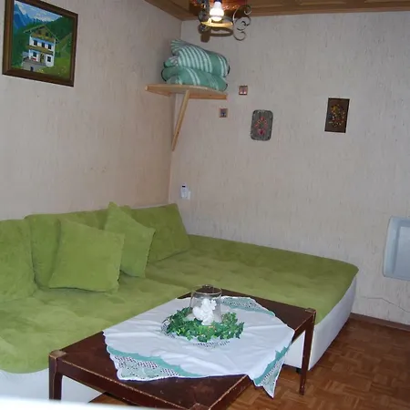 Haus Leo Monika *
